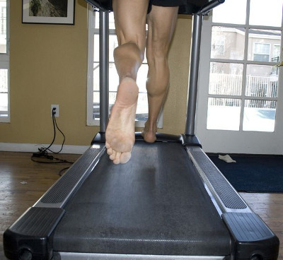 Barefoot walking on online treadmill